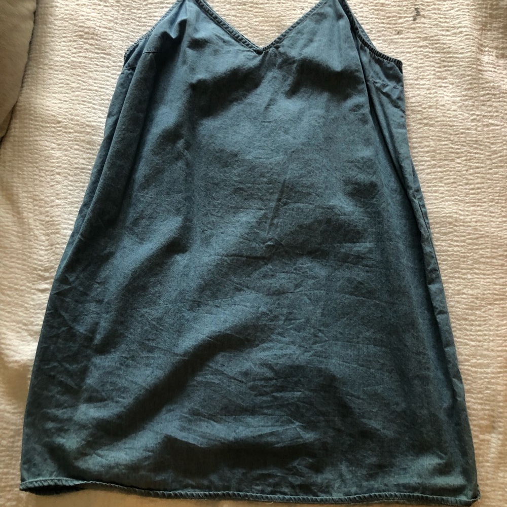 dresses - Picture 3 of 4